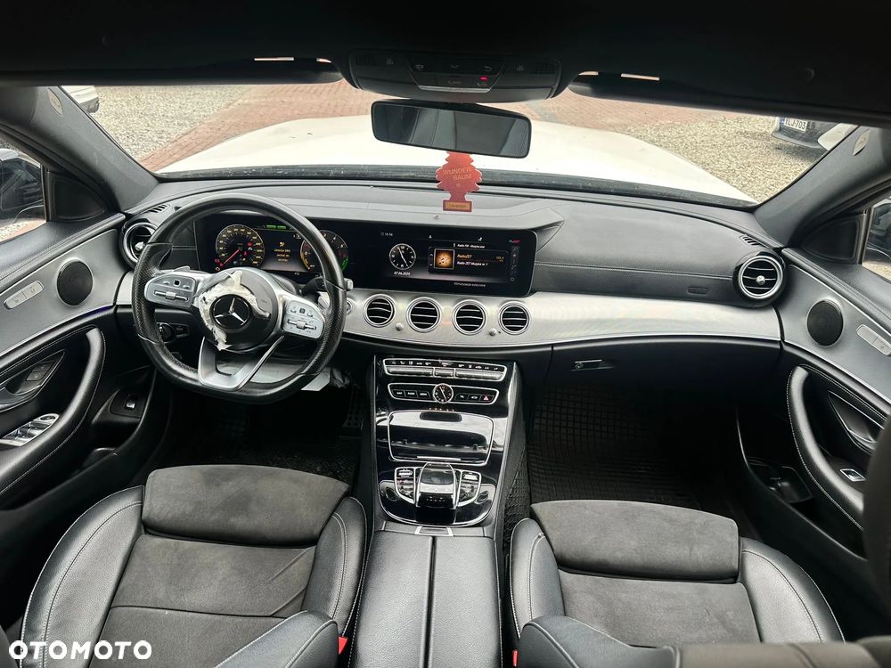 Mercedes-Benz Klasa E 300 de T 9G-TRONIC AMG Line - 19