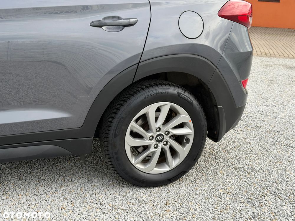 Hyundai Tucson 2.0 CRDI BlueDrive GO 2WD - 24