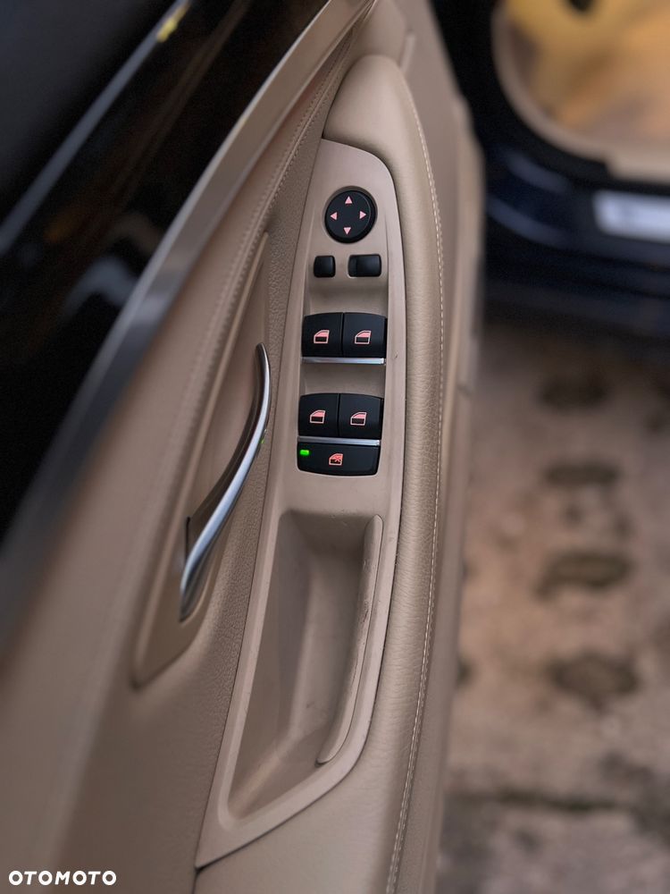 BMW Seria 5 535i xDrive - 22