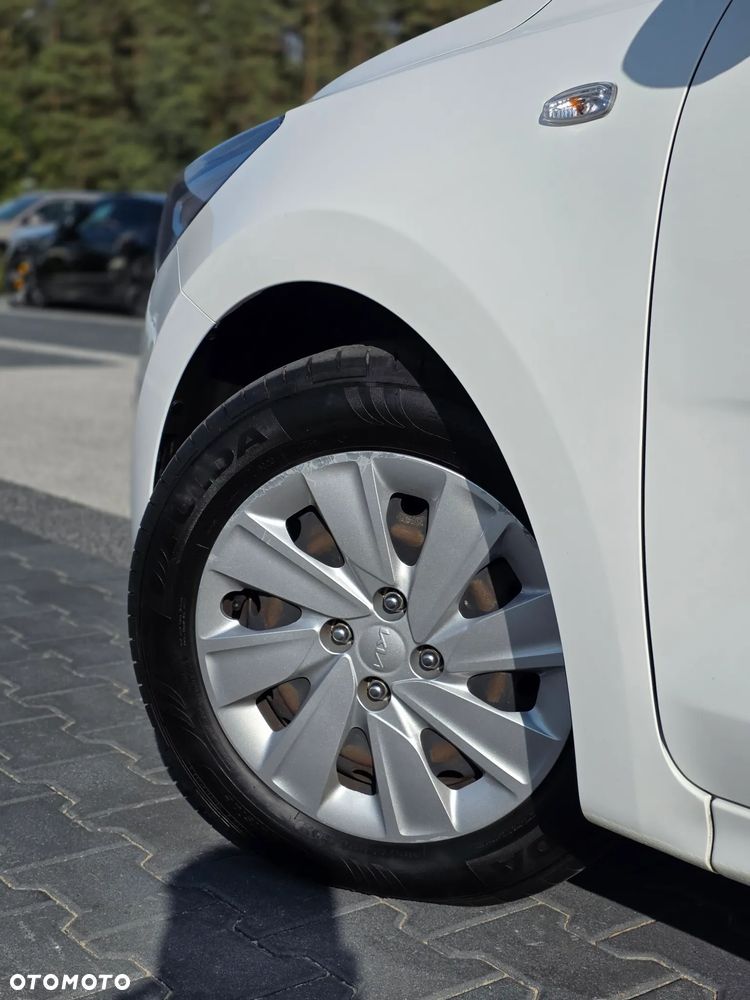 Kia Rio 1.2 L - 11