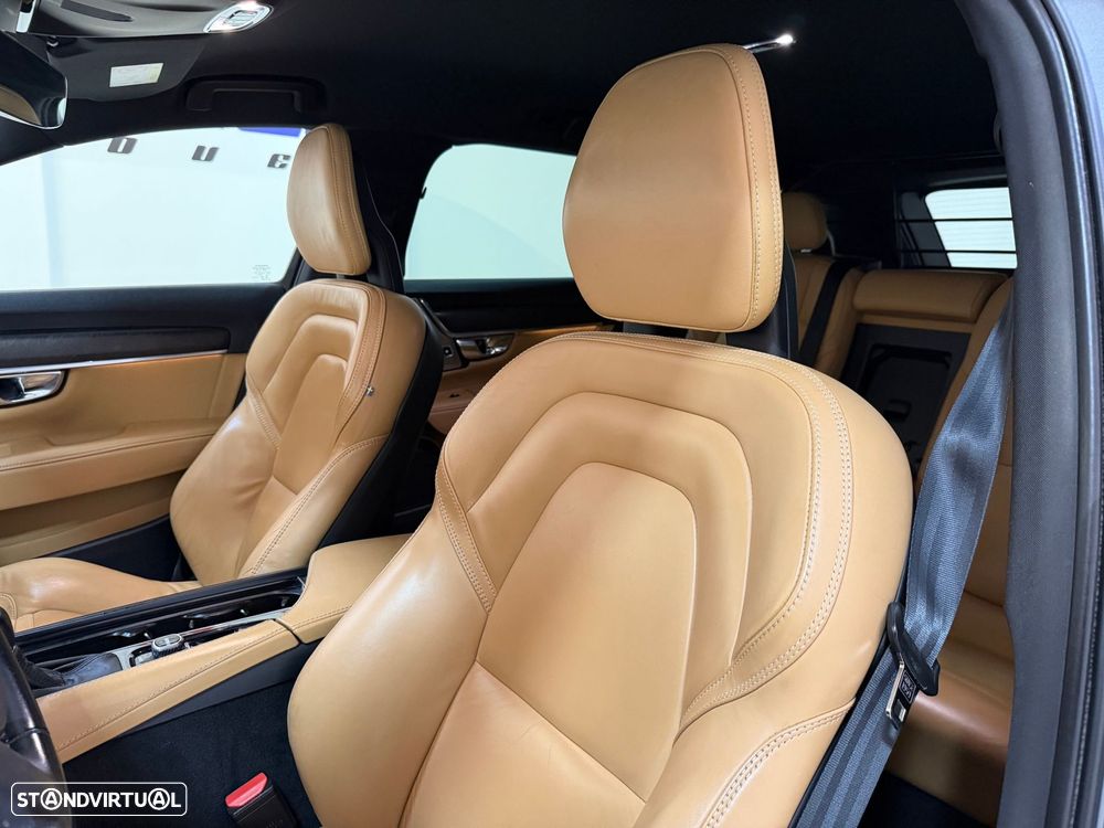 Volvo V90 Cross Country 2.0 D4 Pro AWD Geartronic - 17
