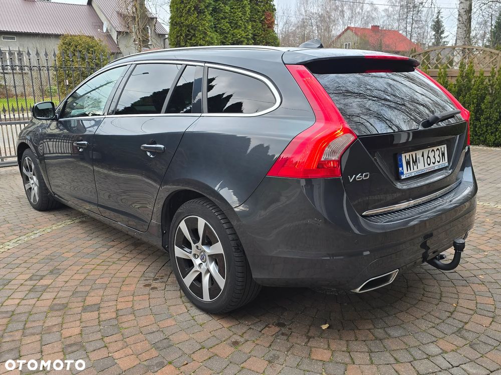 Volvo V60 D6 AWD Plug-in Hybrid Summum - 3