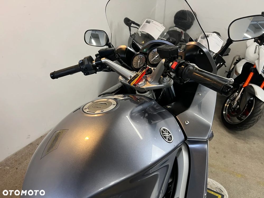 Yamaha FJR - 19