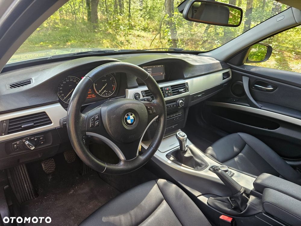 BMW Seria 3 320d DPF Efficient Dynamics Edition - 14