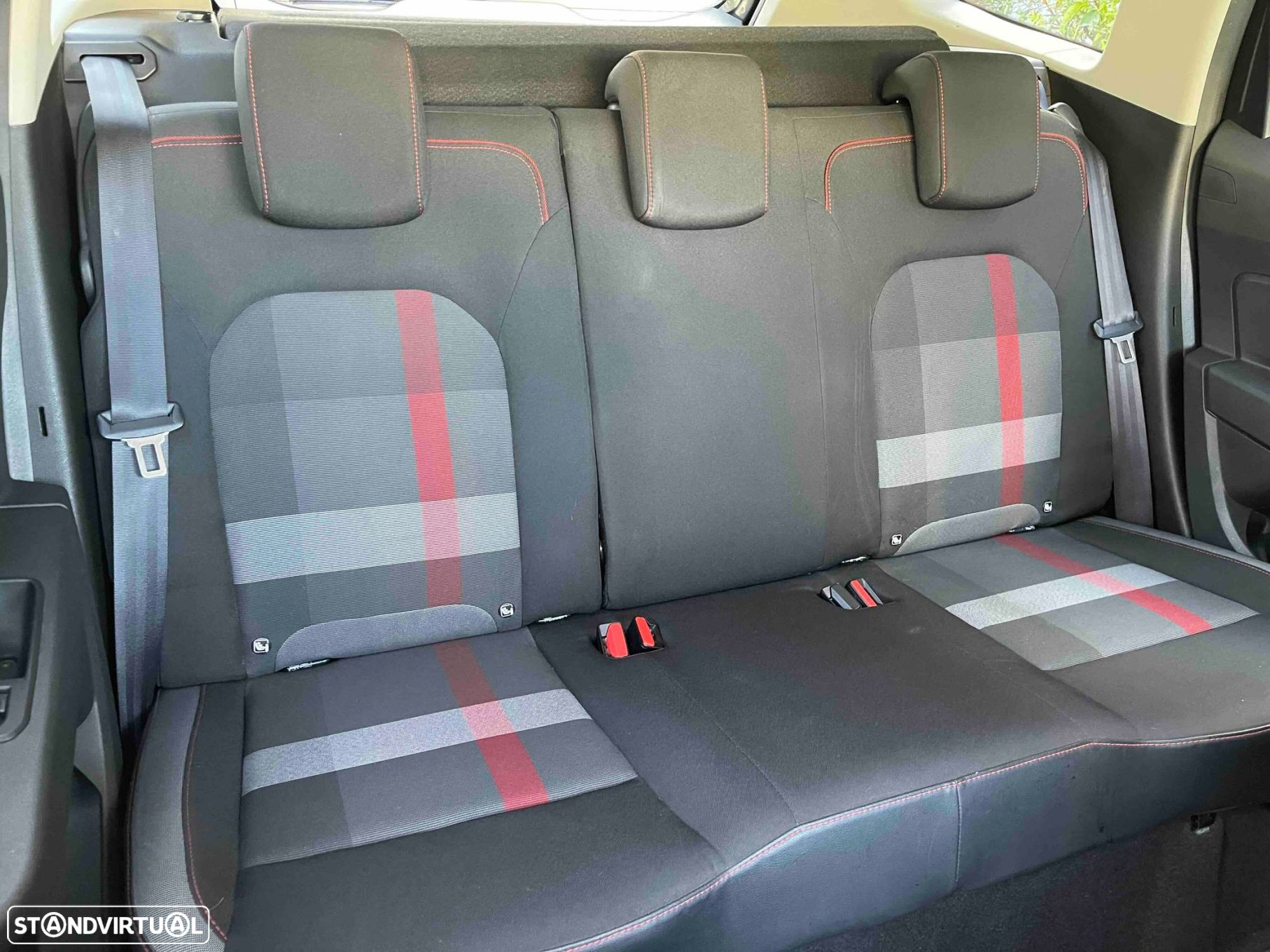 Dacia Duster 1.3 TCe SL Adventure - 53
