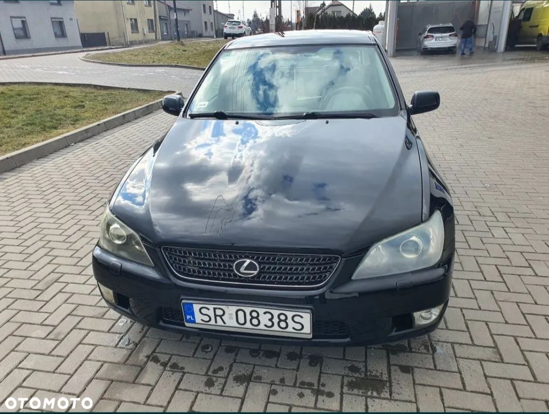 Lexus IS - 1