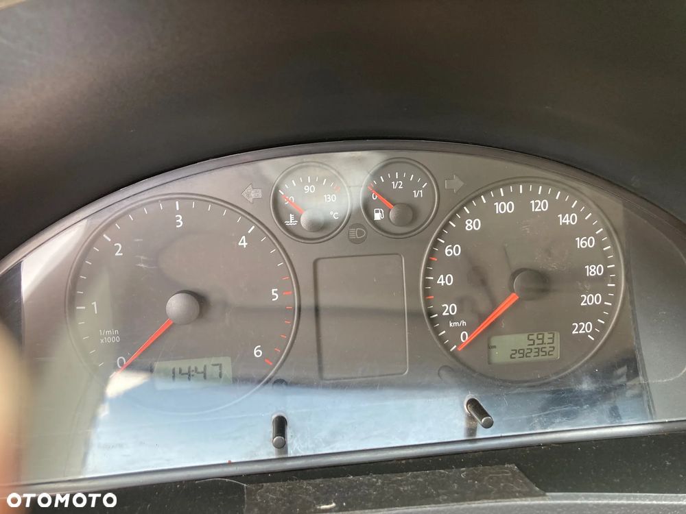 Volkswagen Caravelle - 6