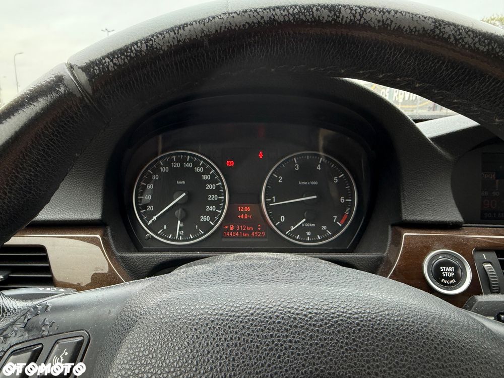 BMW Seria 3 316i - 25