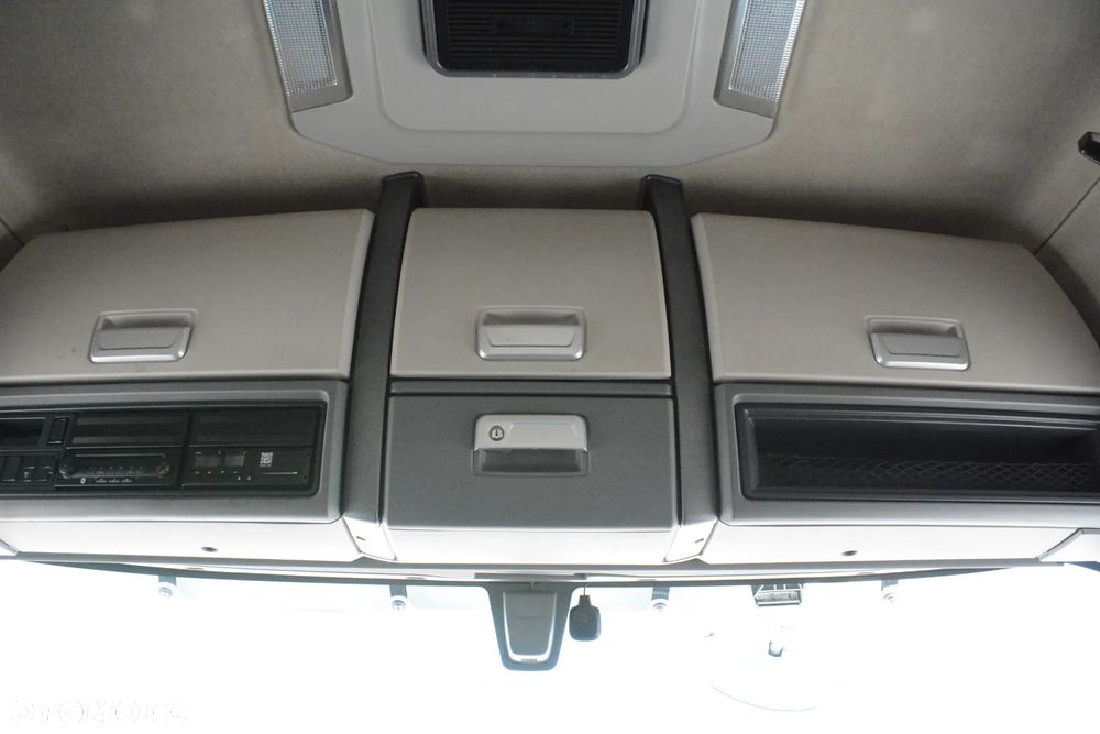 Renault T 520 Comfort / 2017r. / Cała na poduszkach / Kabina Salonka / 2 baki / Klima postojowa - 16