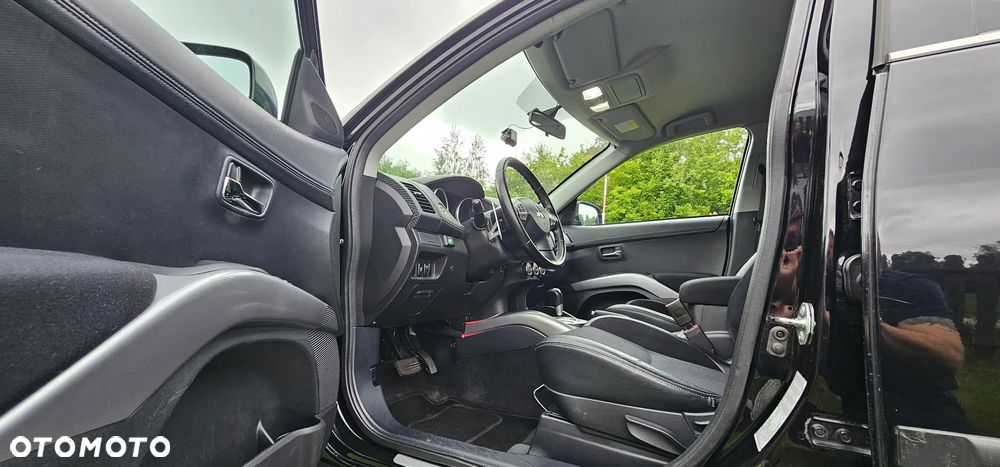 Mitsubishi Outlander 2.0 Intense NAVI 2WD EU5 CVT - 38