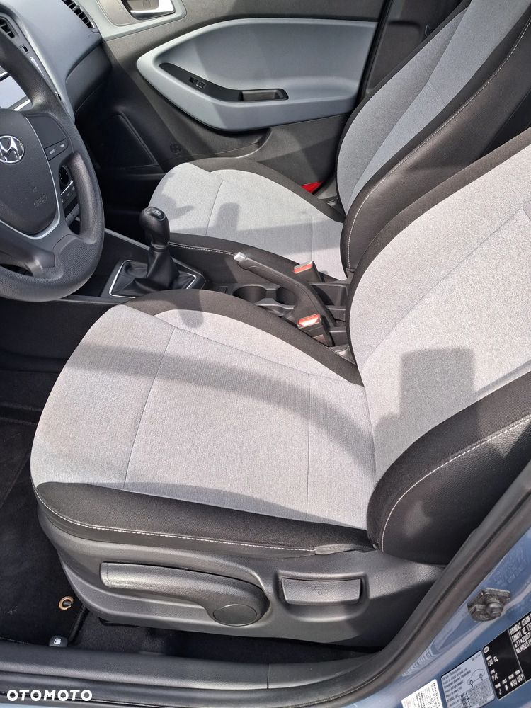 Hyundai i20 - 18