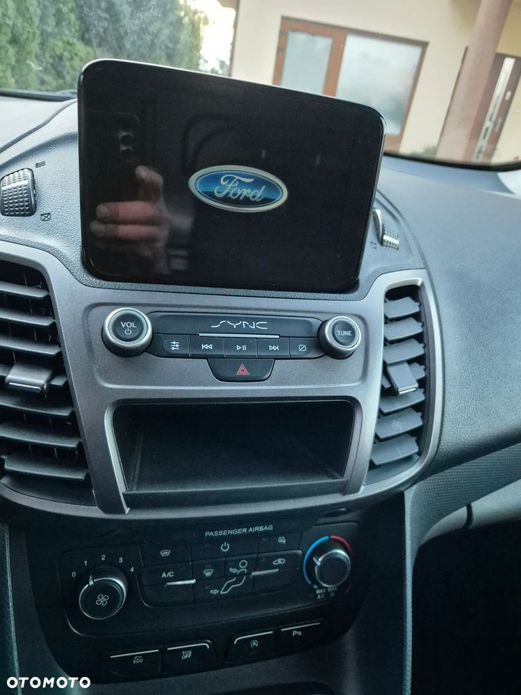 Ford Transit Connect - 11
