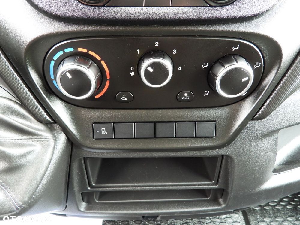 Iveco DAILY 35C16 CHŁODNIA KONTENER -10*C ZASILANIE 230V TEMPOMAT BLIŹNIACZE KOŁA KLIMATYZACJA  160KM - 39