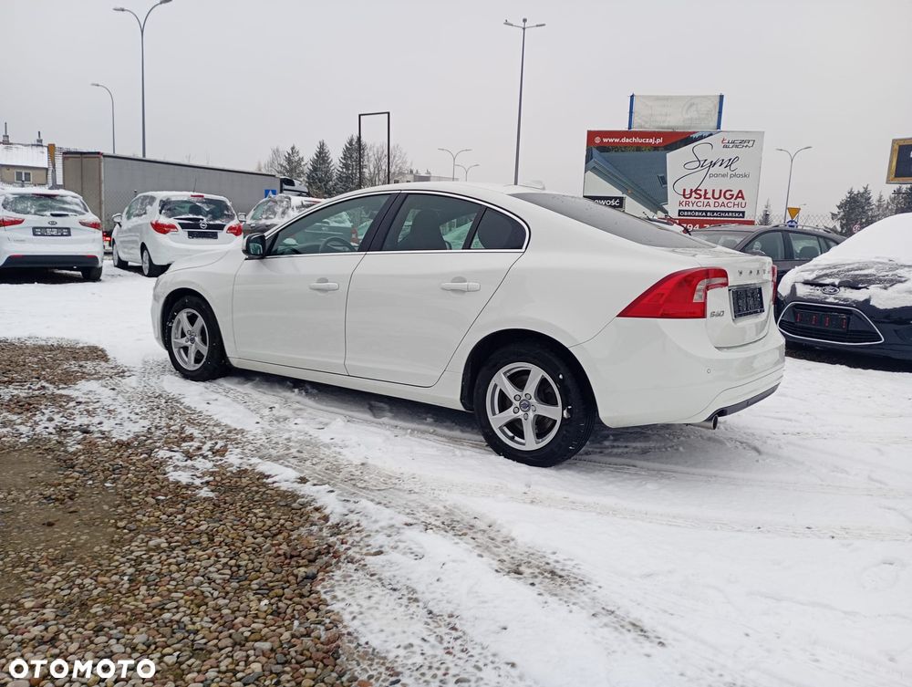 Volvo S60 D3 Drive-E Dynamic Edition (Momentum) - 3