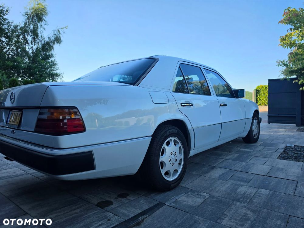 Mercedes-Benz W124 (1984-1993) - 17