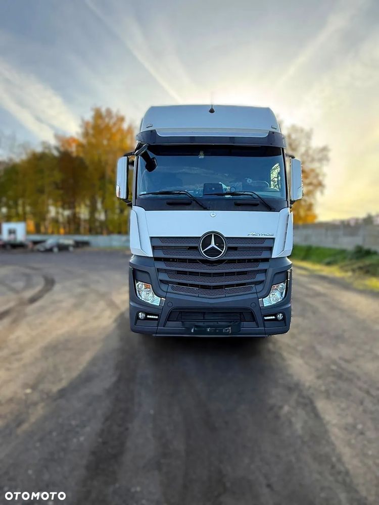 Mercedes-Benz ACTROS - 3