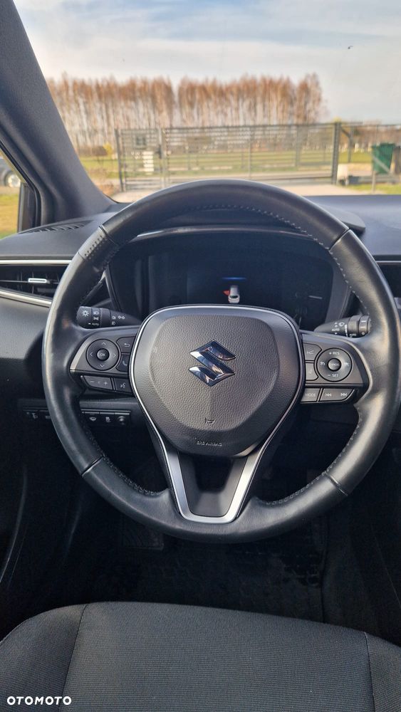 Suzuki Swace 1.8 Hybrid Premium Plus CVT - 12
