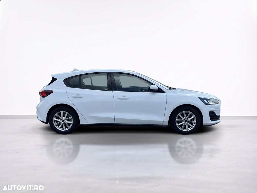 Ford Focus - 8