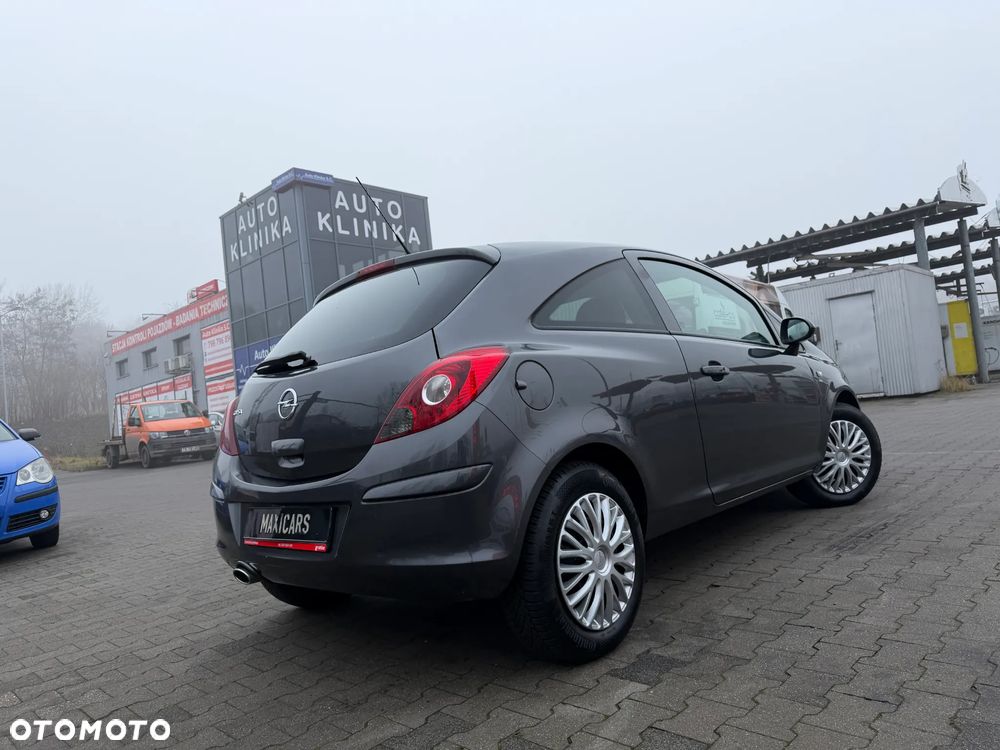 Opel Corsa 1.4 16V Cosmo - 28