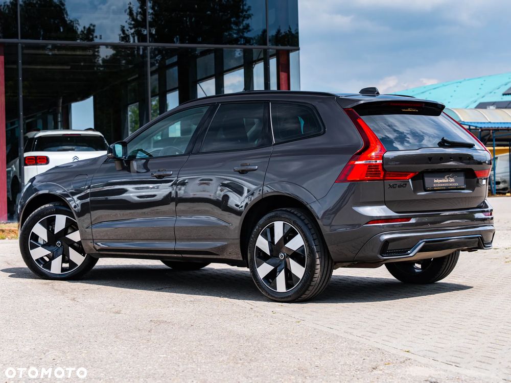 Volvo XC 60 T6 Plug-In Hybrid AWD R-Design - 11