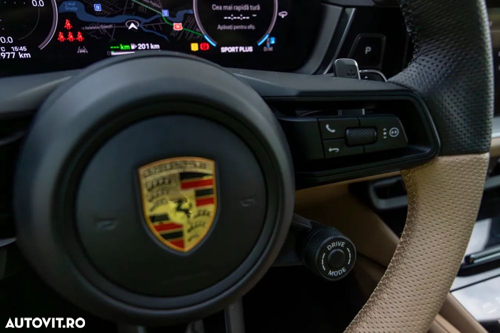 Porsche Cayenne Coupe E-Hybrid - 28