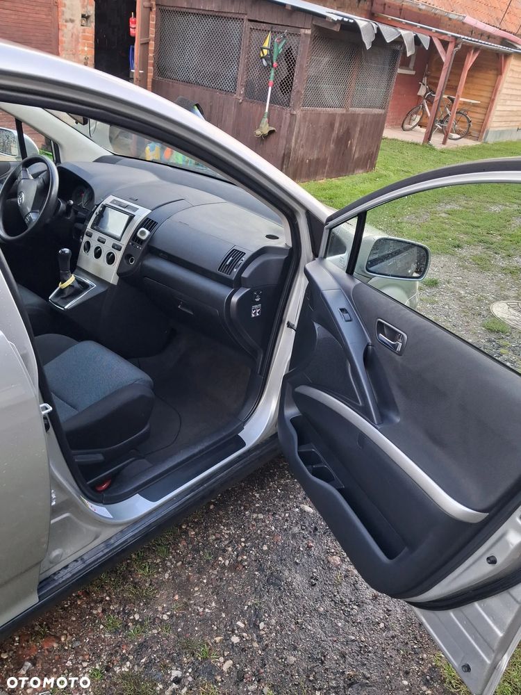 Toyota Corolla Verso - 9