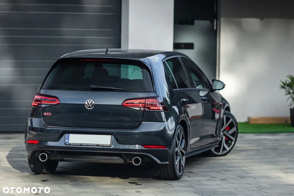 Volkswagen Golf - 11