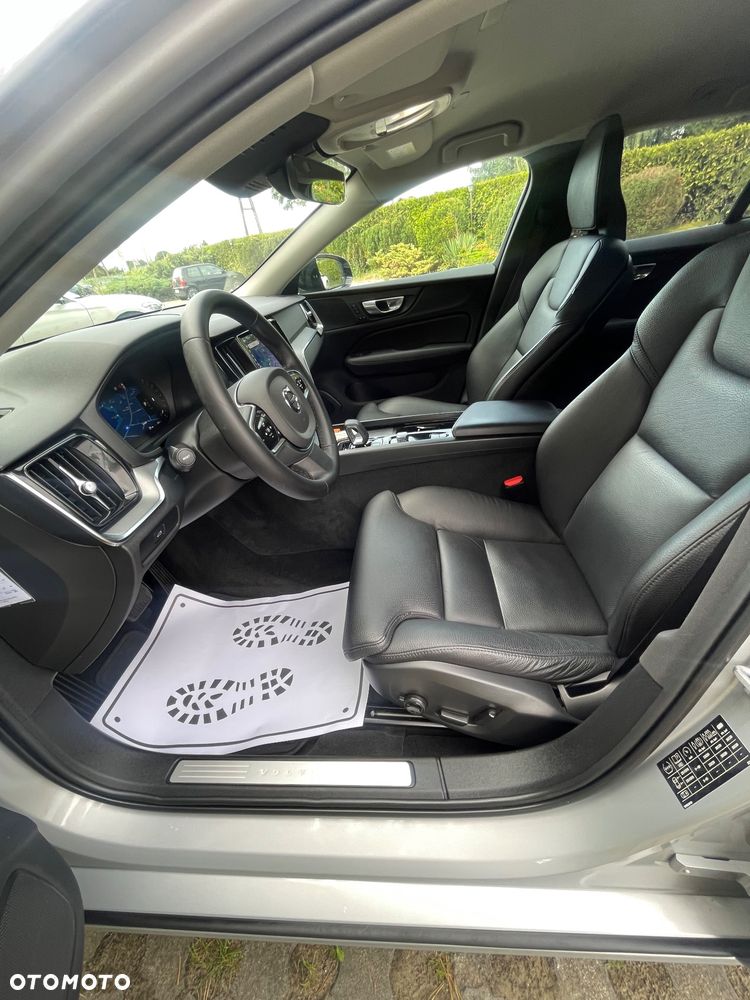 Volvo V60 B3 B Plus Dark - 6