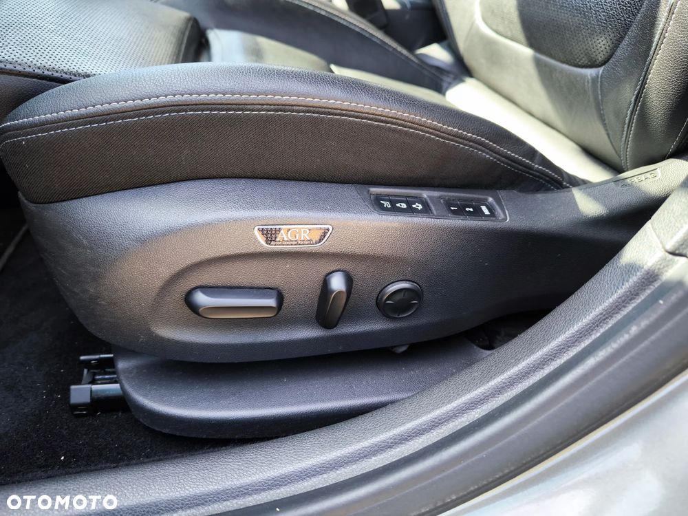 Opel Astra 1.4 T Elite - 11