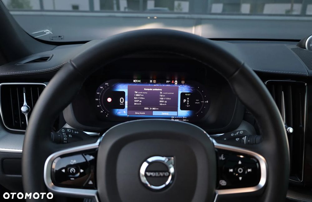 Volvo XC 60 T8 AWD Ultra Black Edition - 9