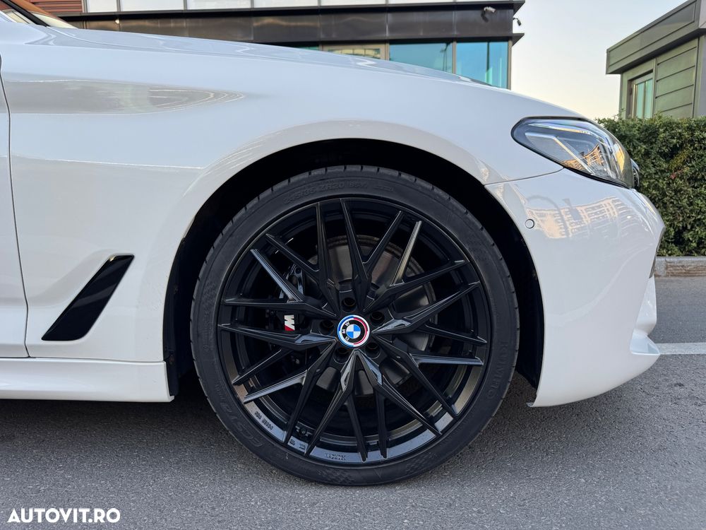 BMW Seria 5 530d xDrive AT MHEV - 19