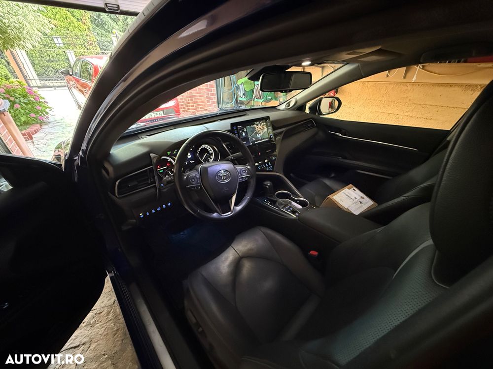 Toyota Camry 2.5 Exclusive - 12
