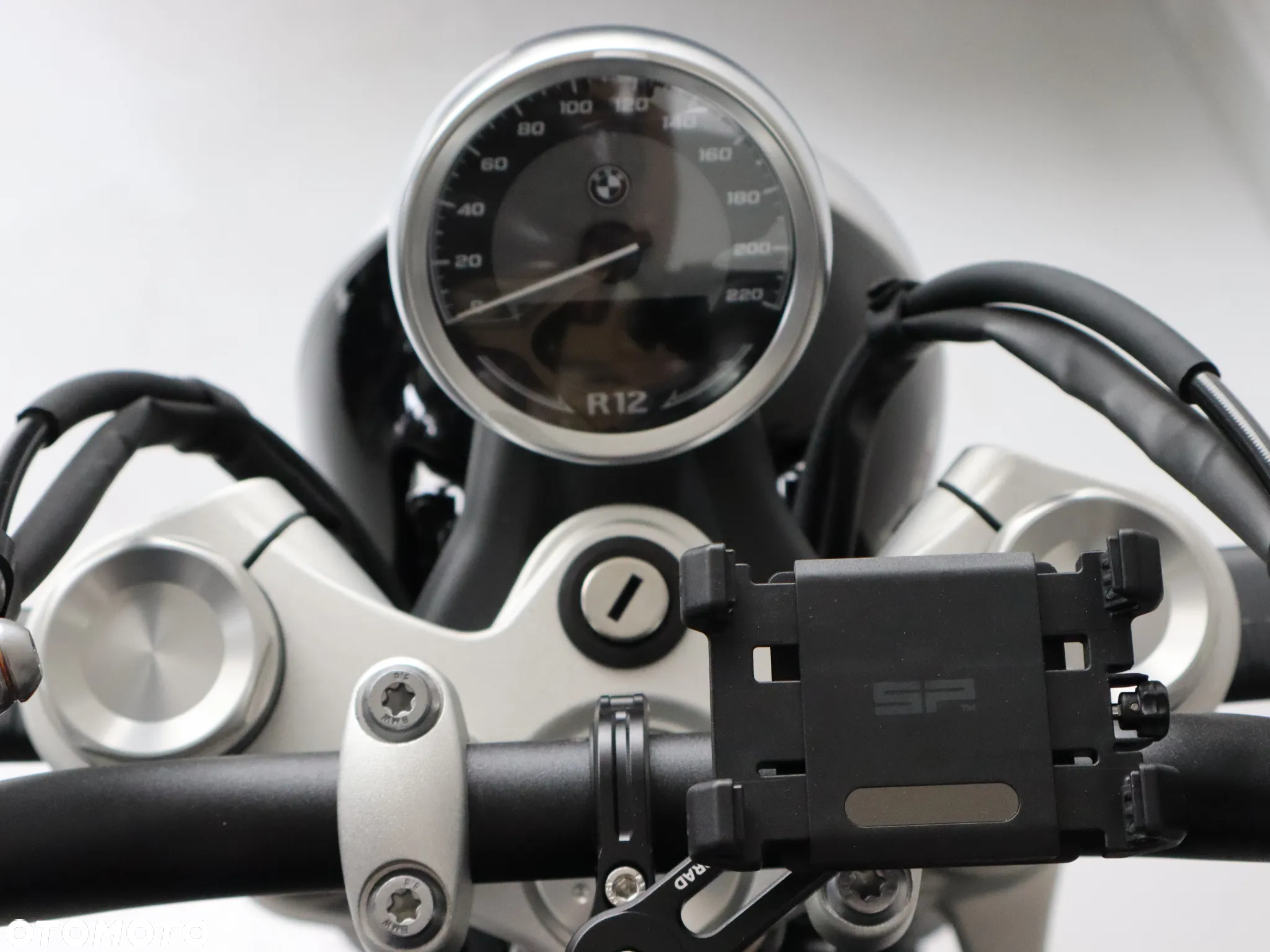 BMW R - 18