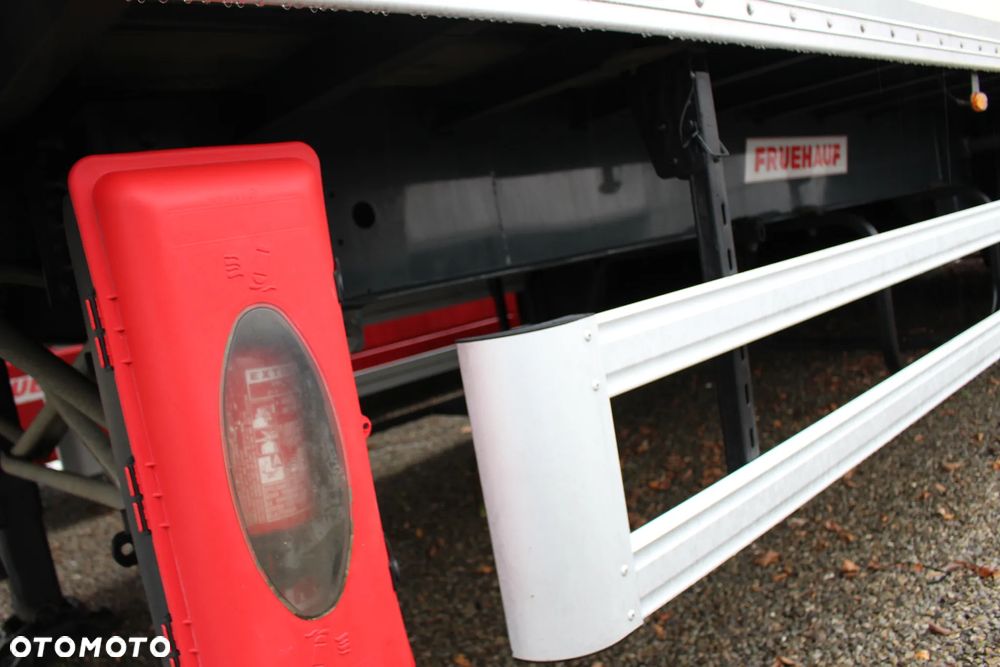 Fruehauf KONTENER 3 OSIE ROLETA - 11