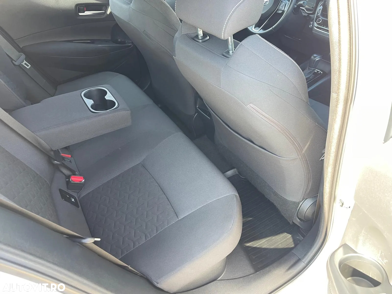 Toyota Corolla 1.8 HSD Dynamic - 3
