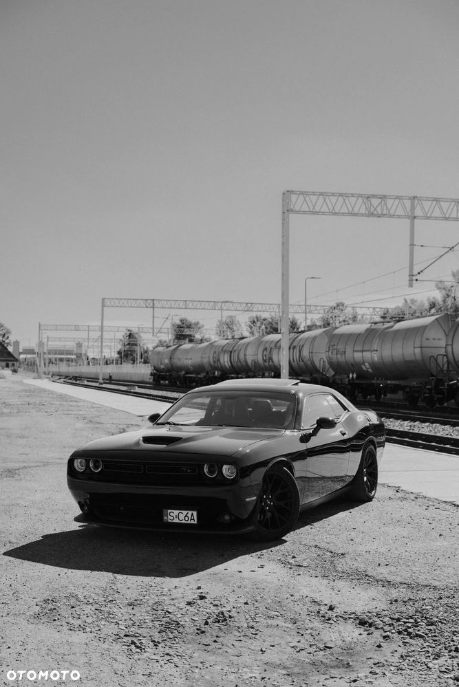 Dodge Challenger - 16