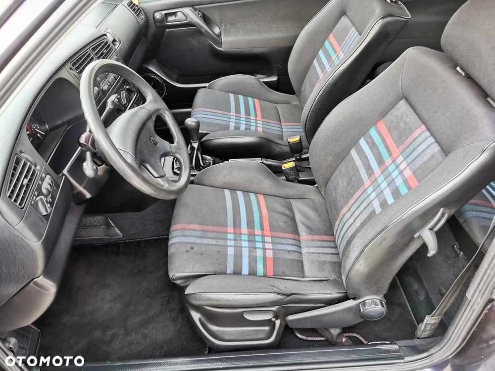 Volkswagen Golf 1.8 GT Special - 35