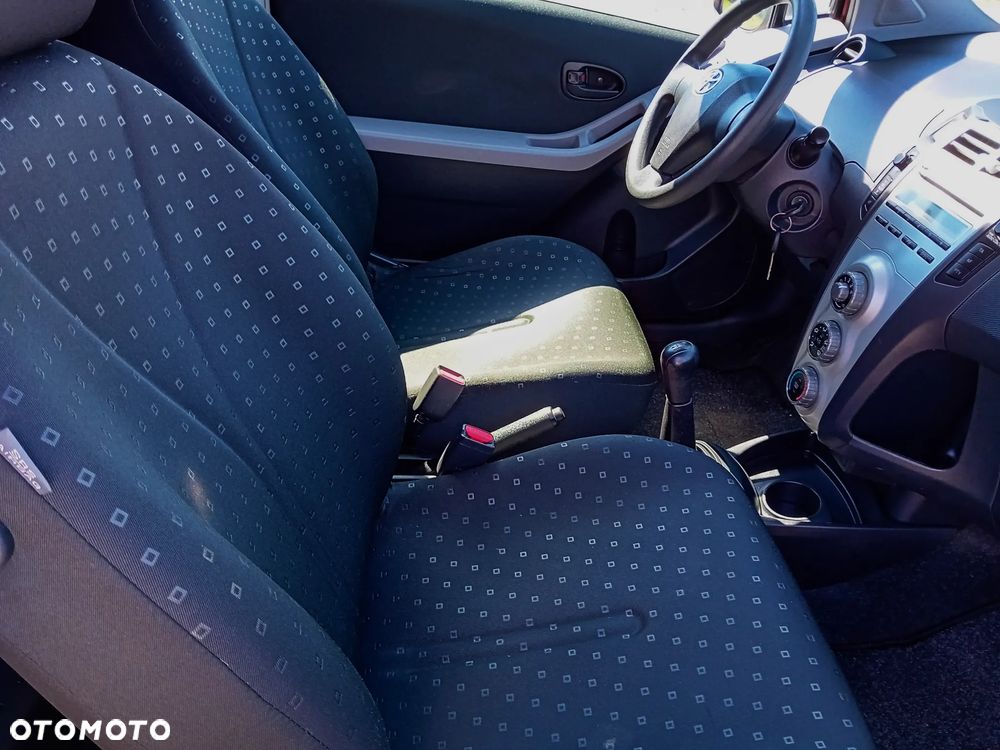 Toyota Yaris 1.3 VVT-i Sol - 8