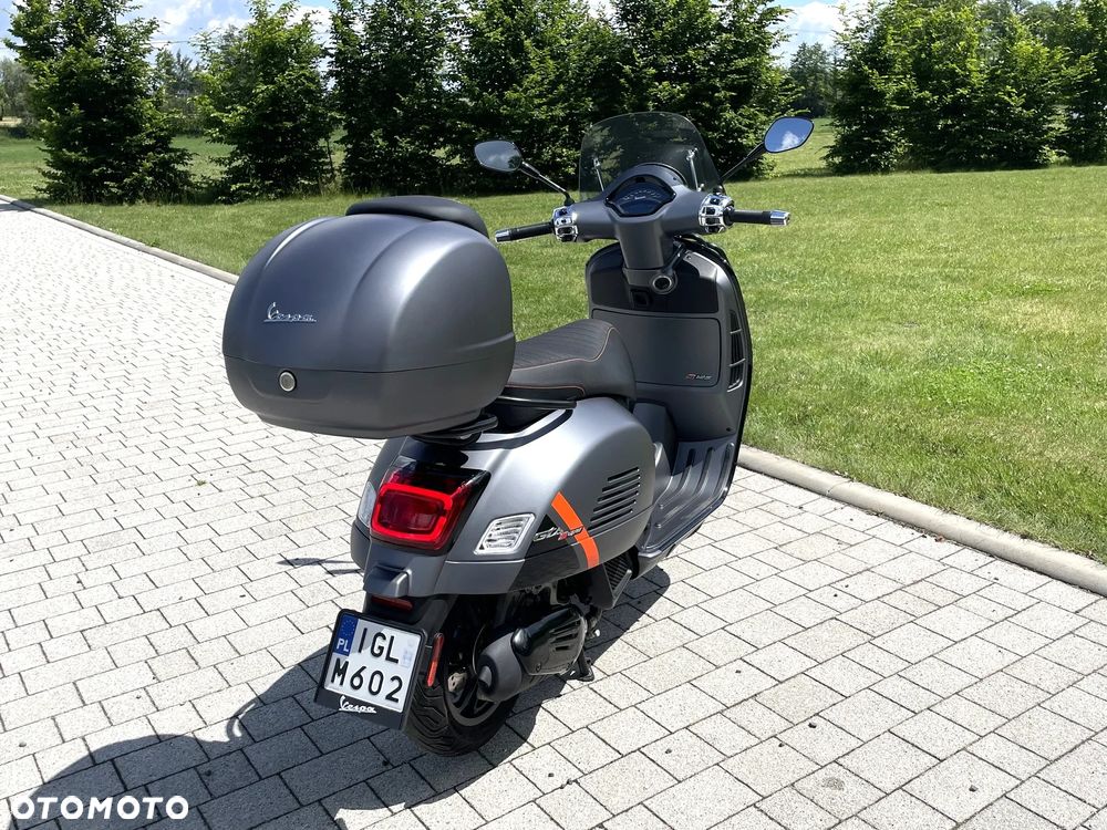 Vespa GTS - 9