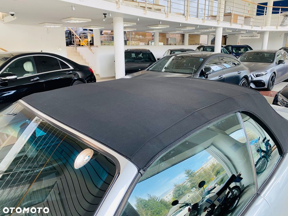 BMW Seria 3 318i Cabriolet - 10