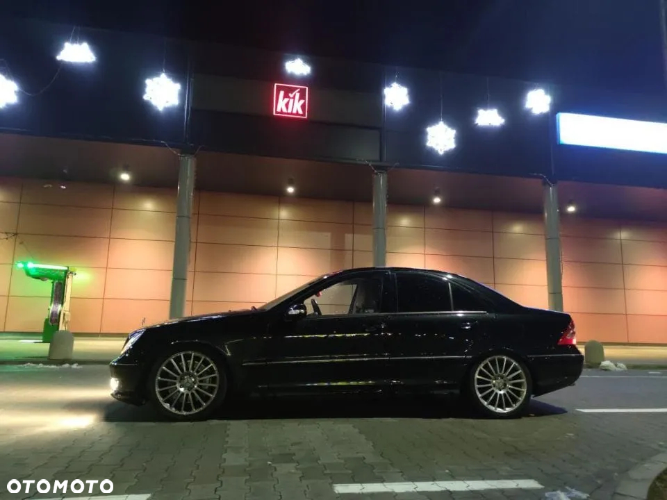 Mercedes-Benz Klasa C 32 T AMG - 11