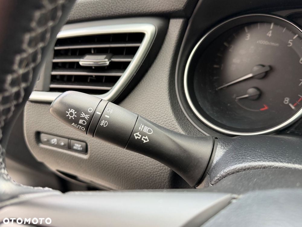 Nissan Qashqai 1.3 DIG-T N-Connecta DCT - 23
