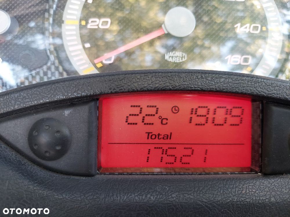 Yamaha X-max - 9