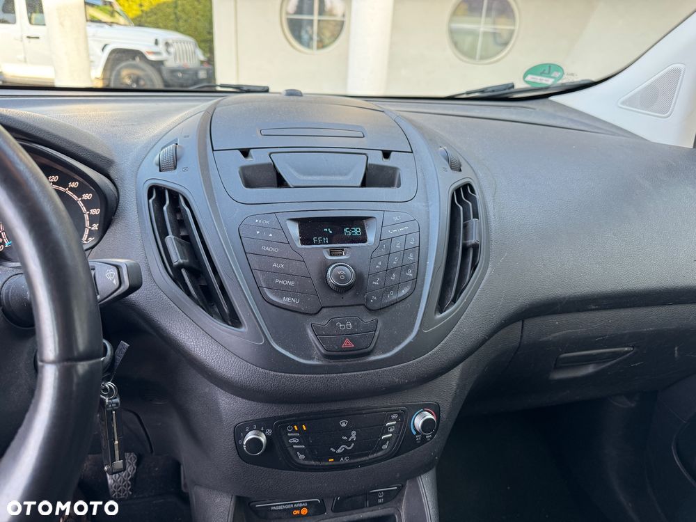 Ford Tourneo Courier 1.0 EcoBoost S&S Titanium - 13