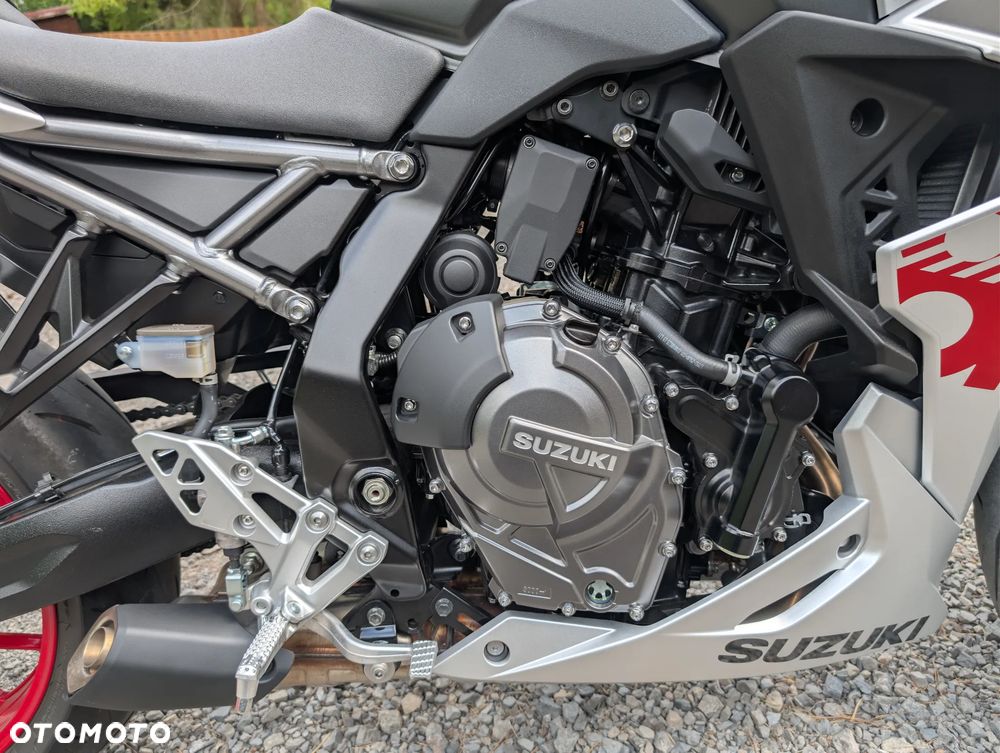 Suzuki GSX - 9