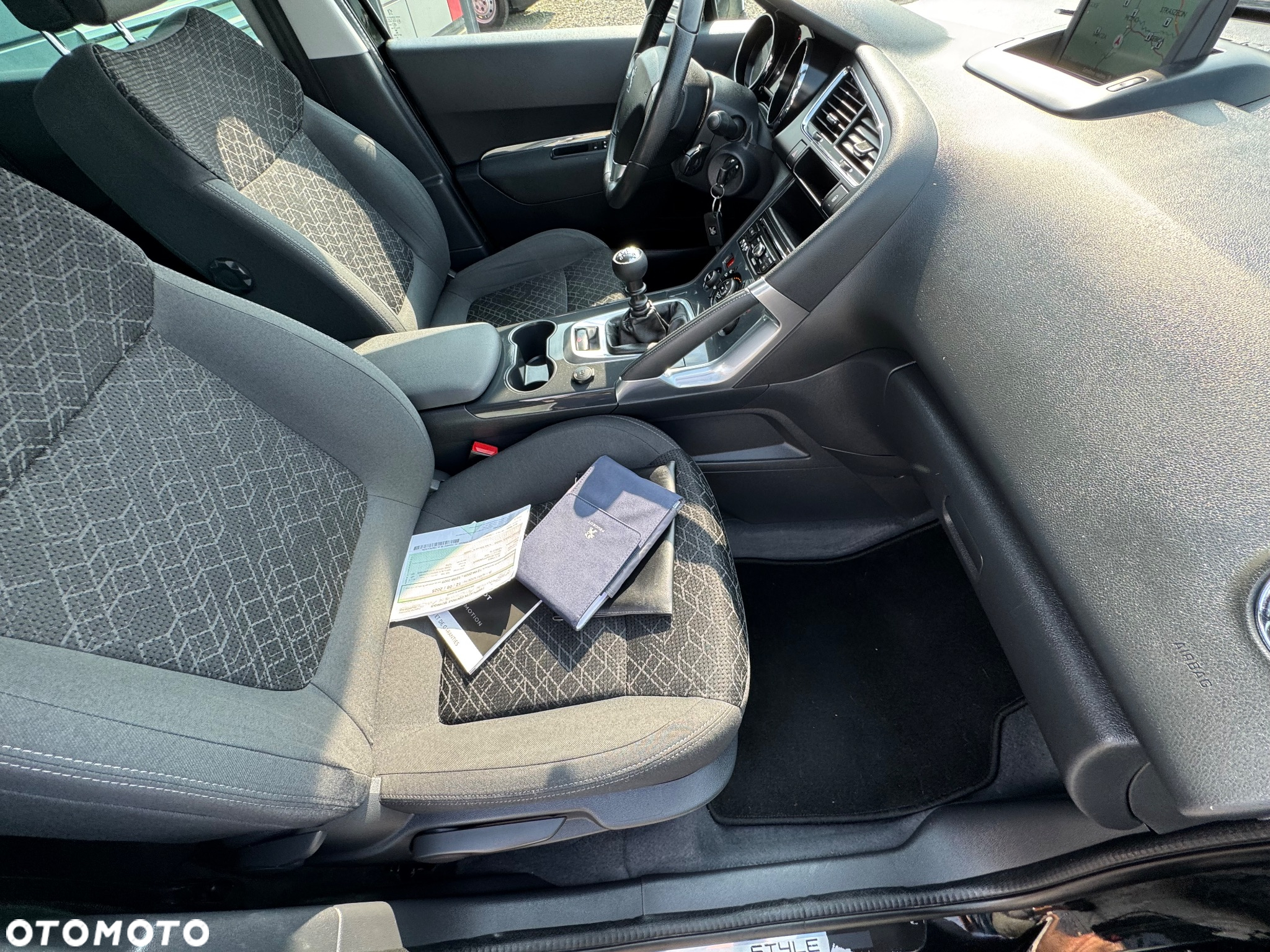 Peugeot 3008 1.6 BlueHDi Style S&S - 23