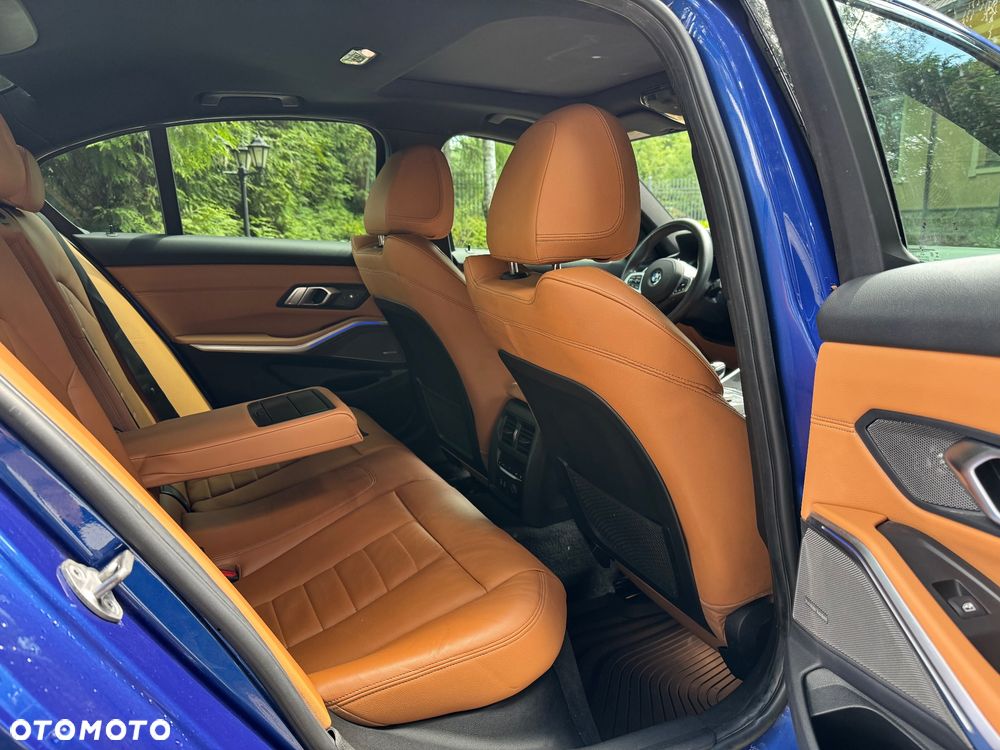 BMW Seria 3 M340i xDrive - 22