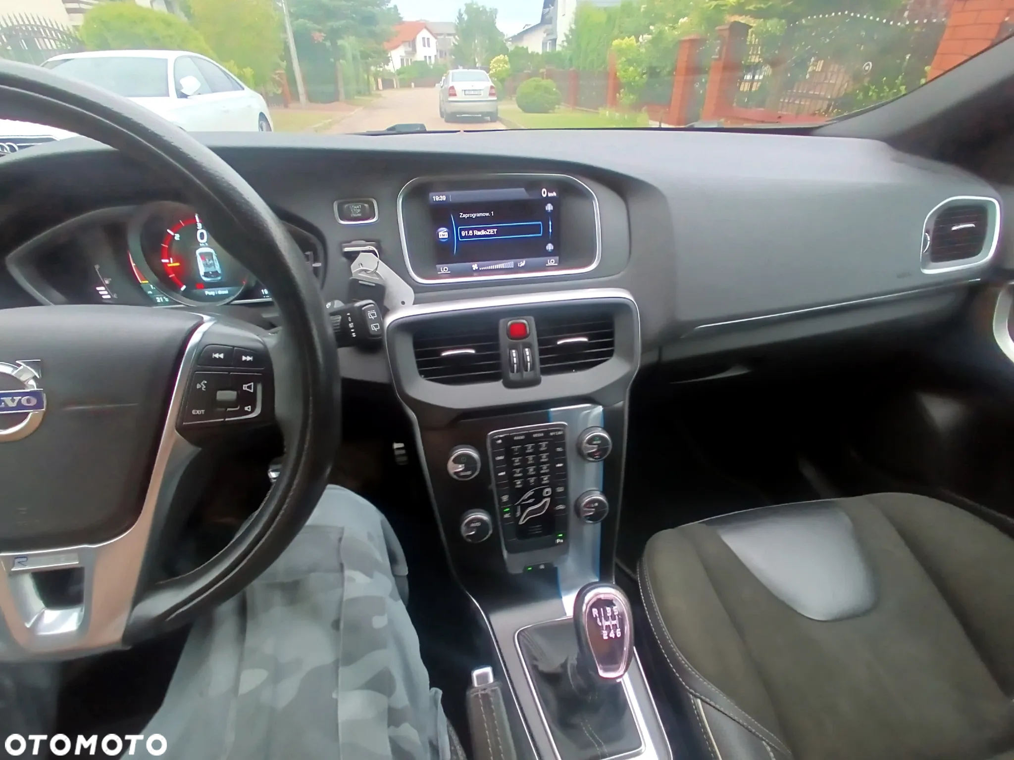 Volvo V40 D2 R-Design - 10