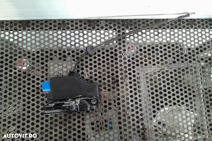 Broasca usa fata stanga 3D1837015 Volkswagen VW Golf 5 [2003 - 2009] - 1