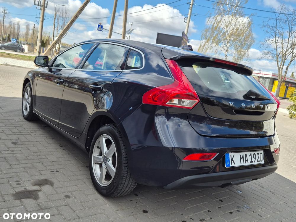Volvo V40 D2 Momentum - 9